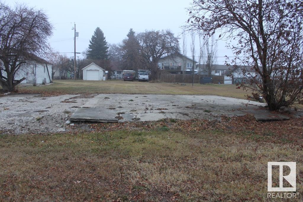 5020 49 AV Property Photo 1