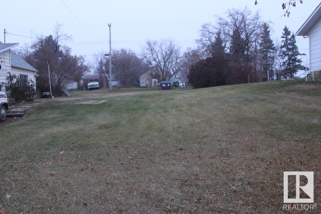 5025 51 Av Property Photo 1