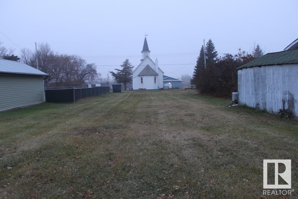 4915 50 Av Property Photo 1