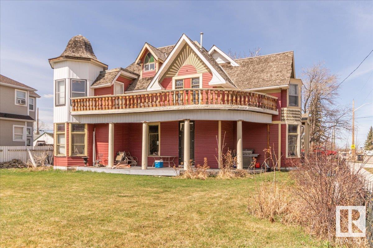 4518 51 Av Property Photo 3