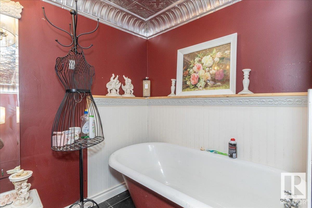 4518 51 Av Property Photo 20