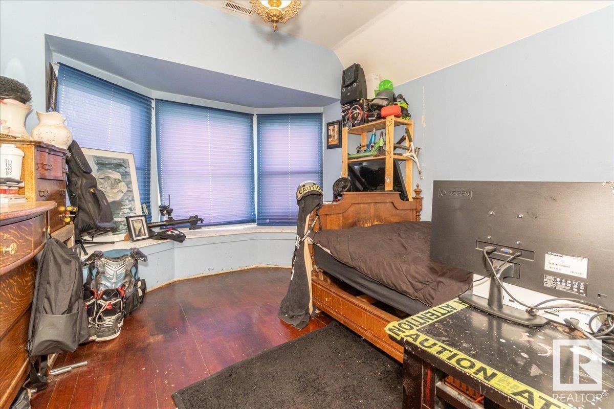 4518 51 Av Property Photo 29