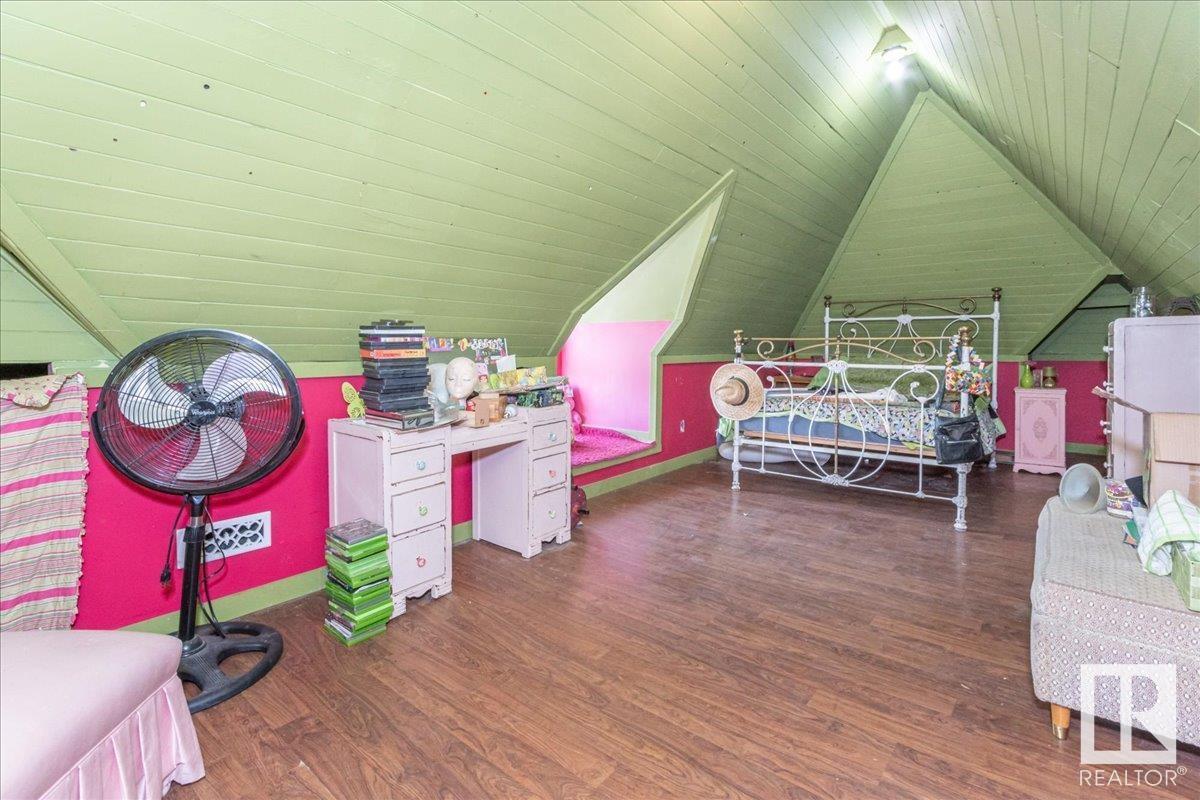 4518 51 Av Property Photo 32