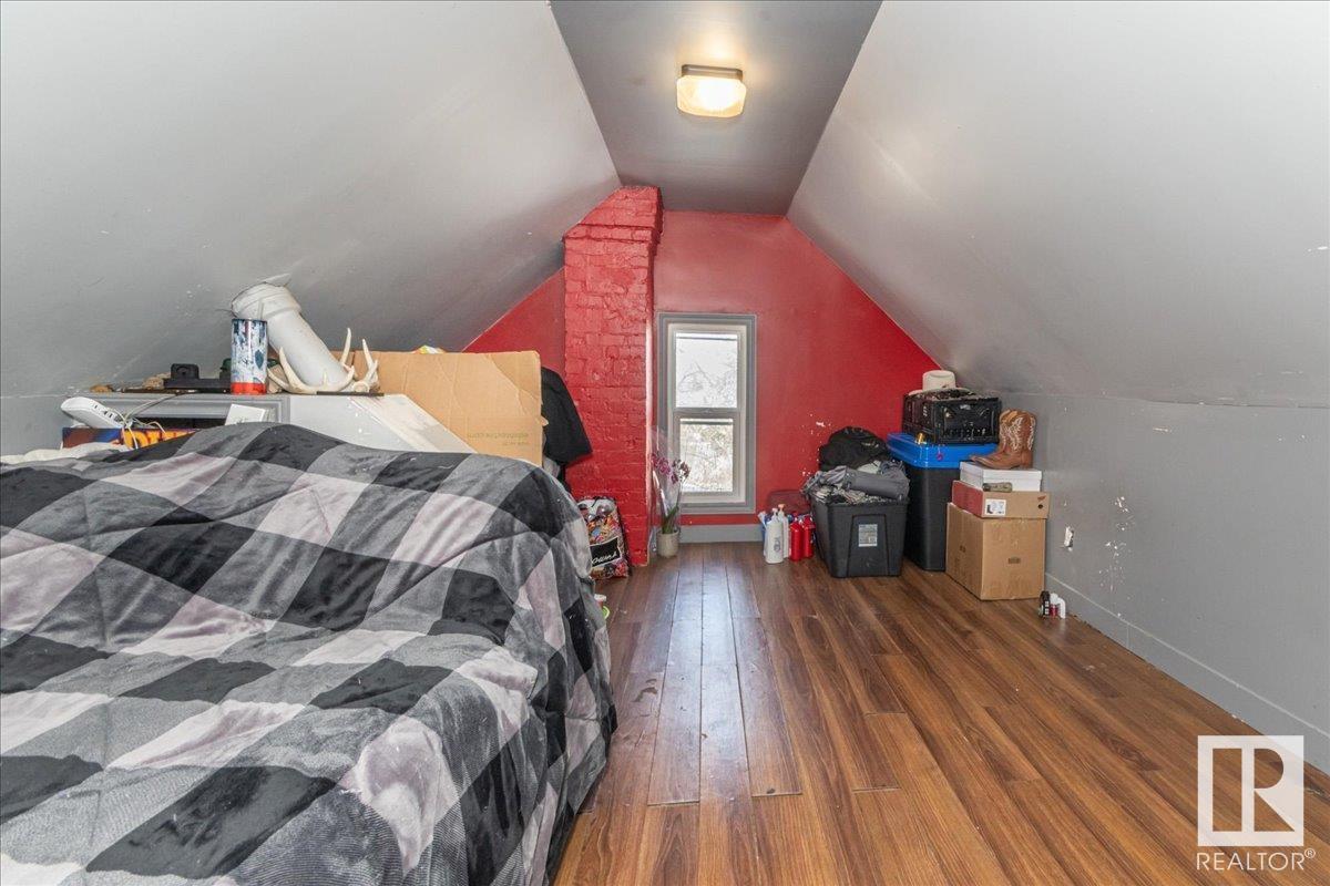 4518 51 Av Property Photo 33