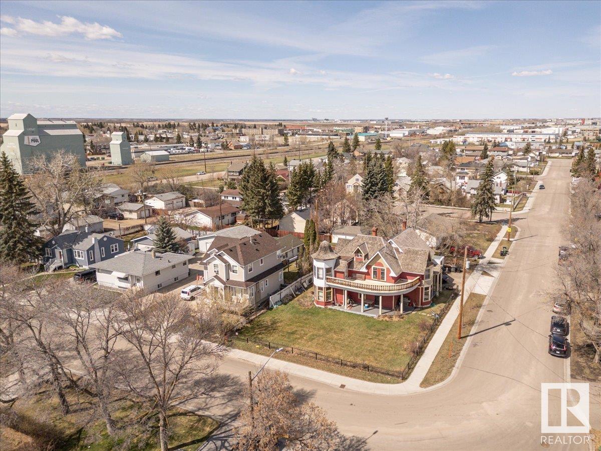 4518 51 Av Property Photo 44
