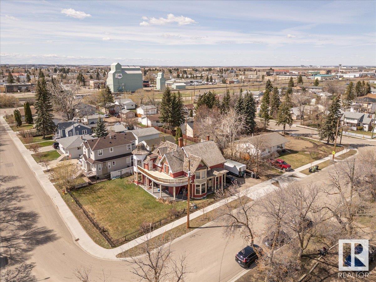 4518 51 Av Property Photo 45