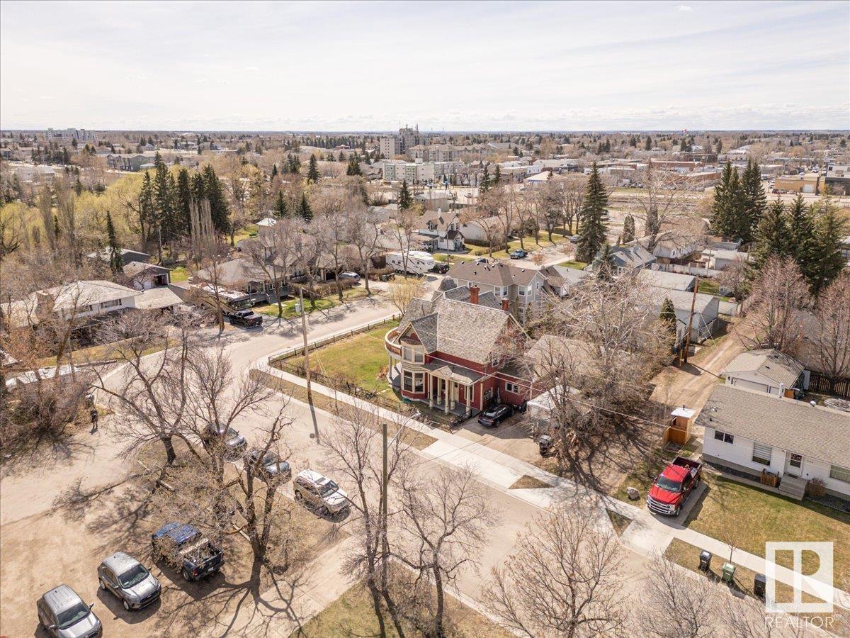4518 51 Av Property Photo 46