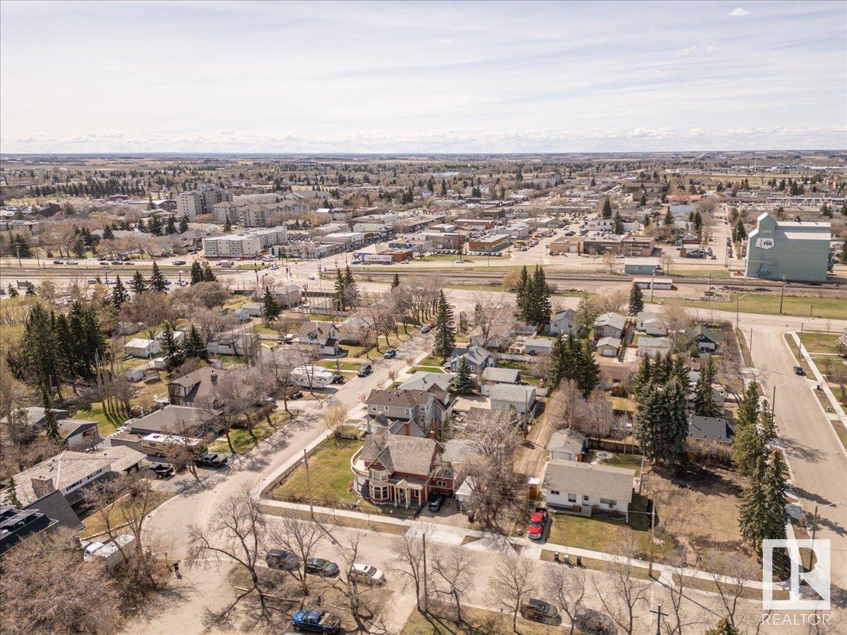 4518 51 Av Property Photo 47