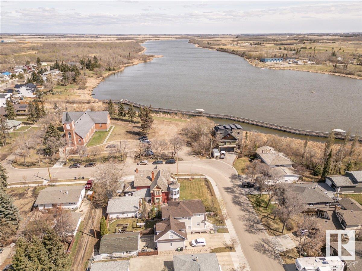 4518 51 Av Property Photo 49