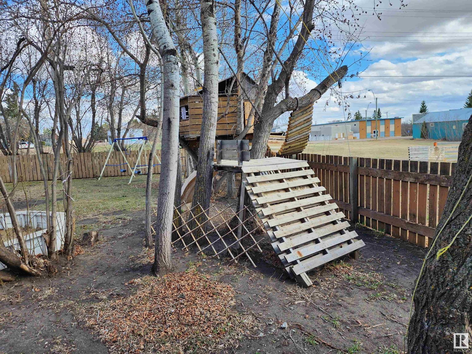 125 1st St W Property Photo 20