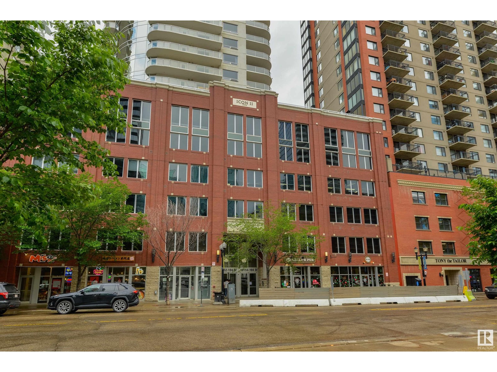 #401 10154 104 St Nw Property Photo 2