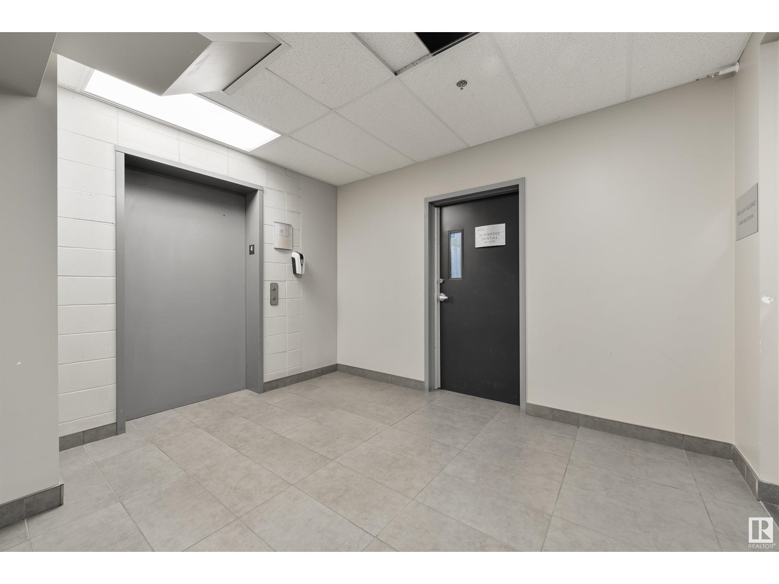 #401 10154 104 St Nw Property Photo 12
