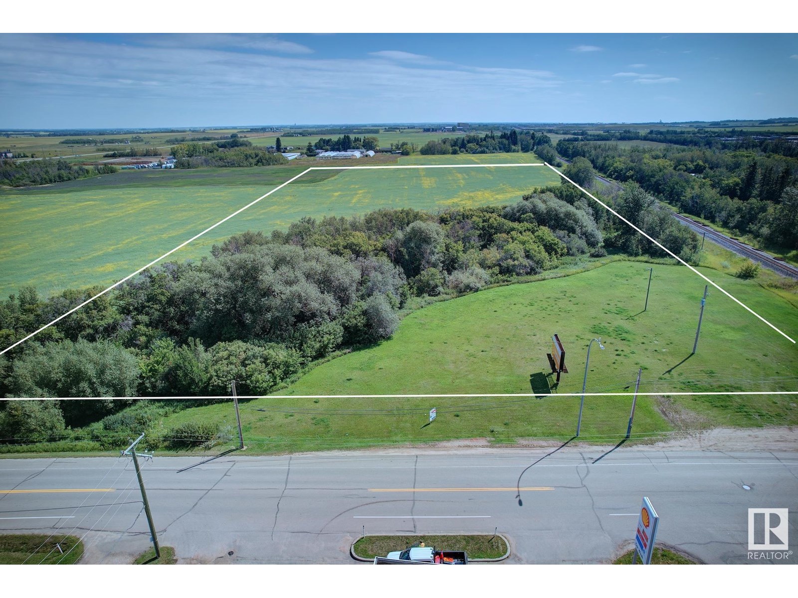 4715 & 4803 48 St Property Photo 2