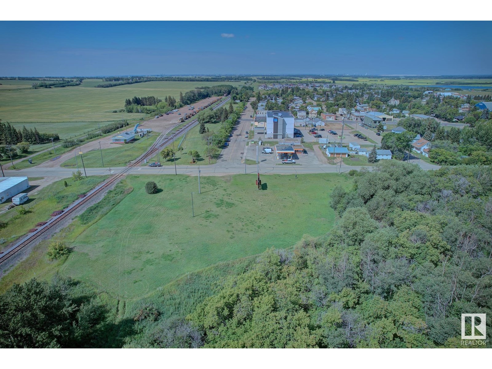 4715 & 4803 48 St Property Photo 4