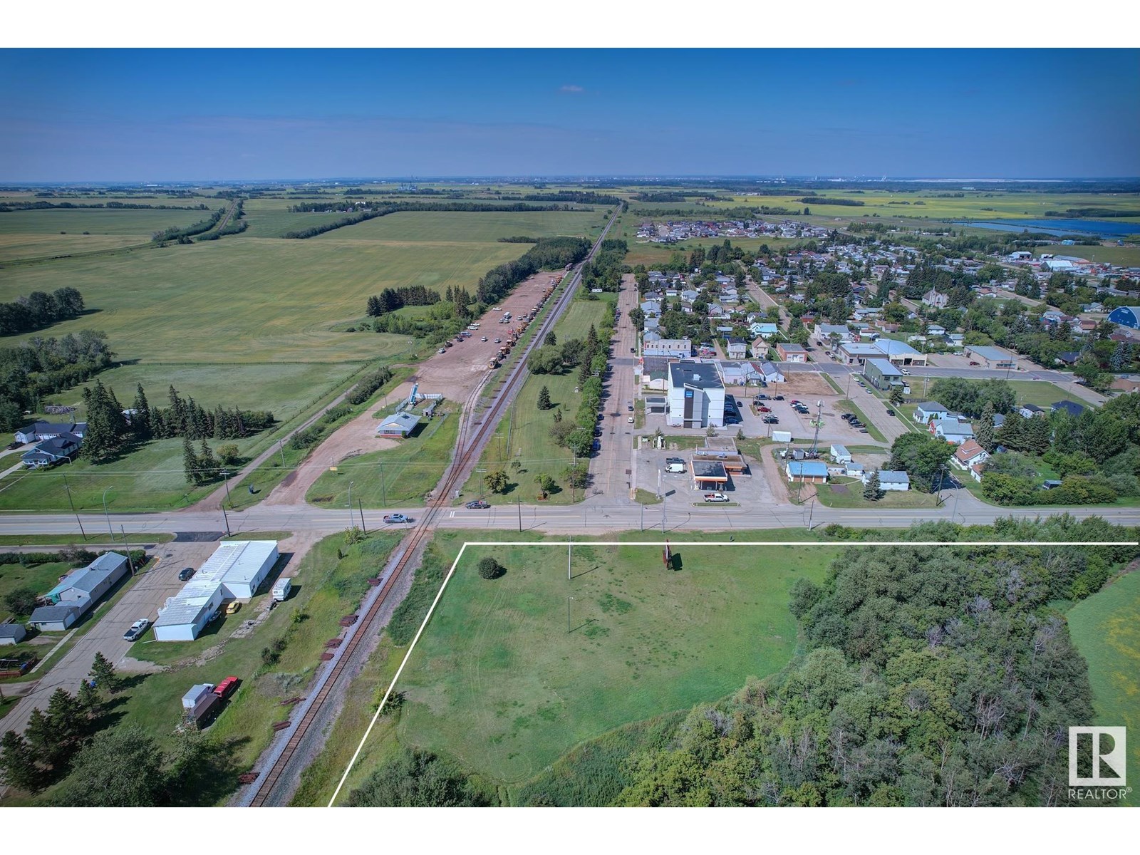 4715 & 4803 48 St Property Photo 6