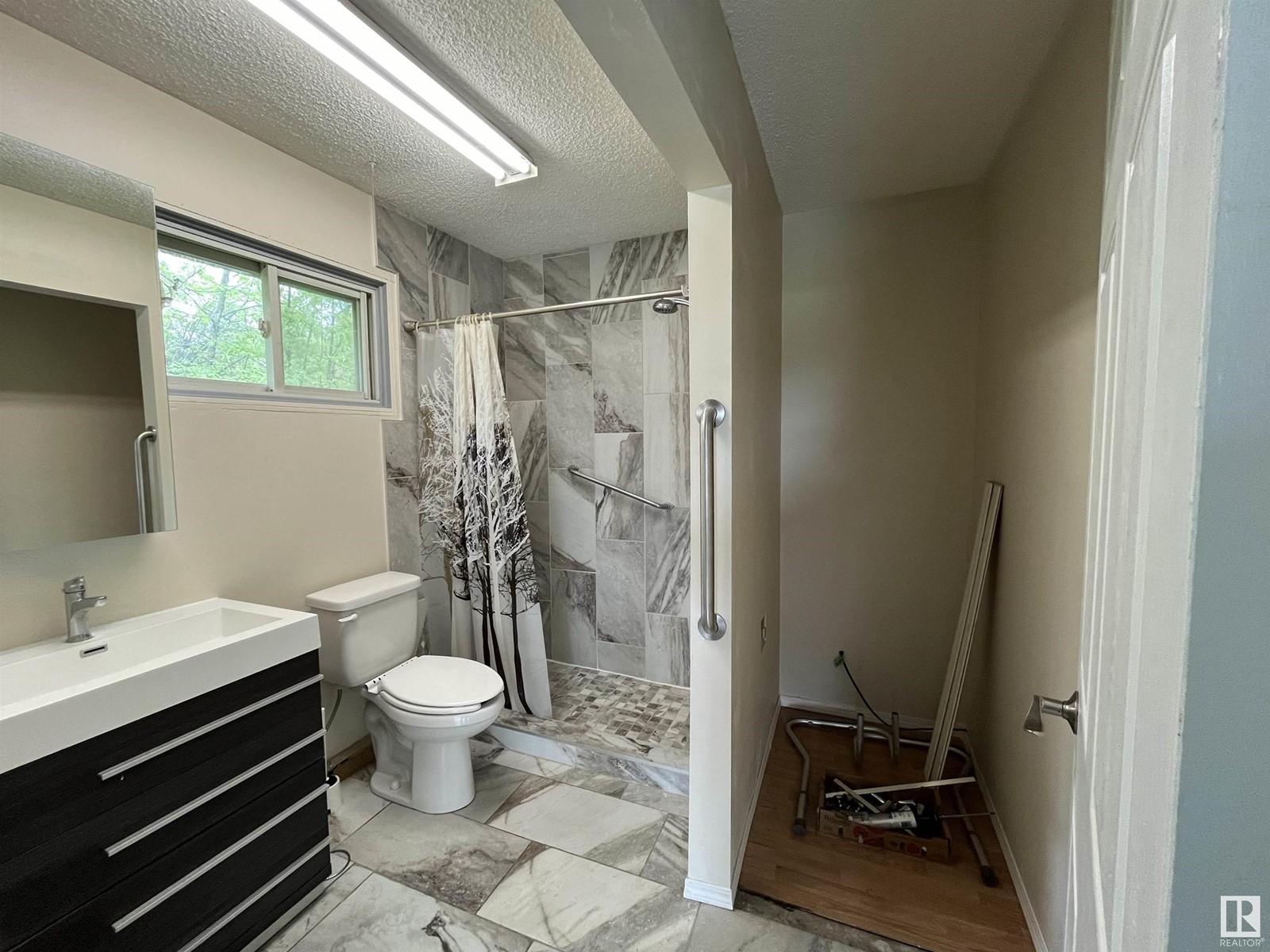 90 4418 Hwy 633 Property Photo 13