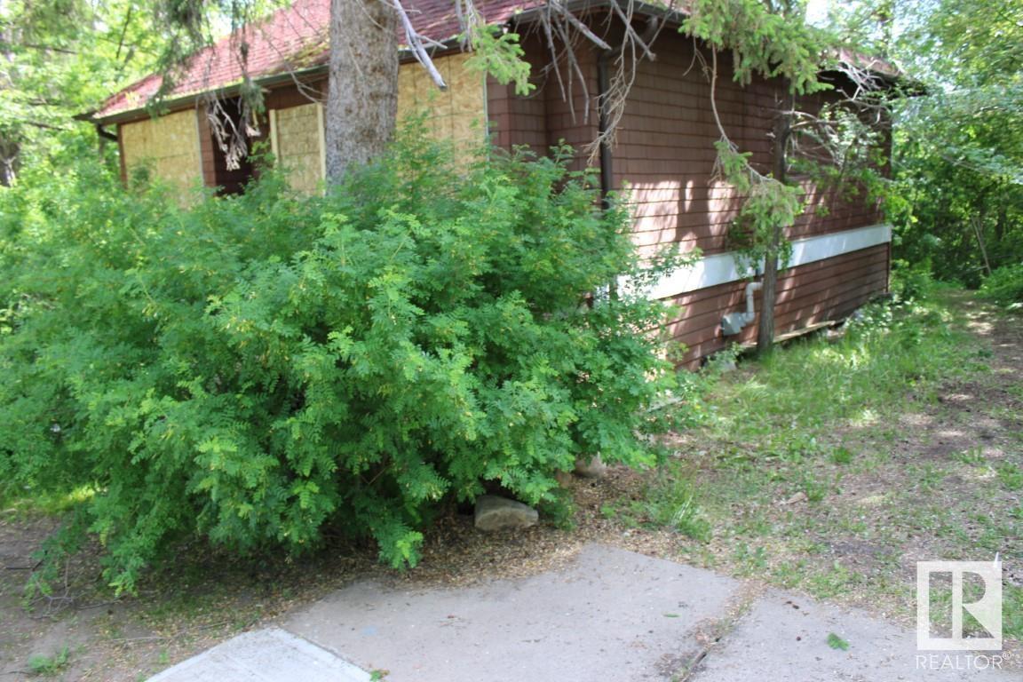 9109 98 St Nw Nw Property Photo 2