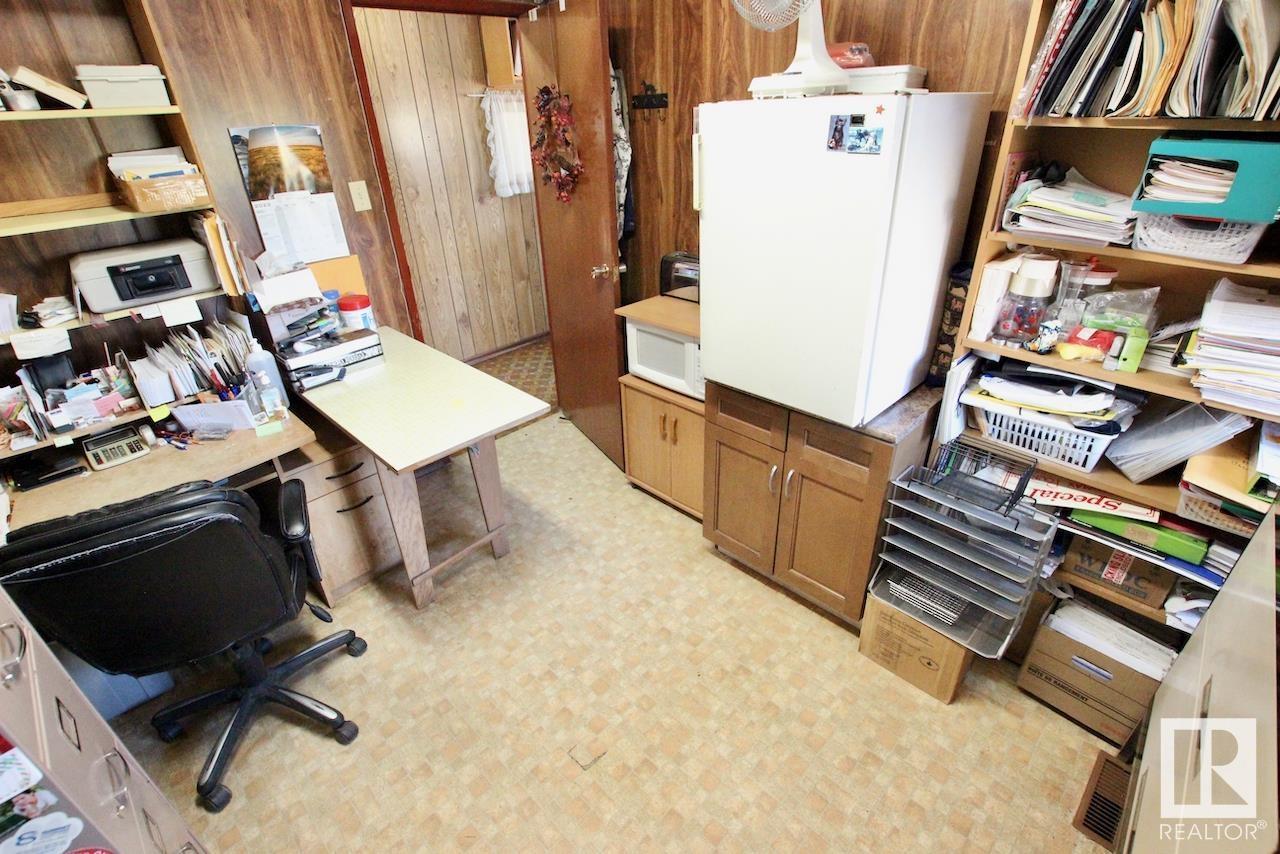 5615 Railway Av Property Photo 15