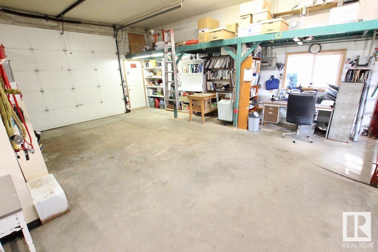5615 Railway Av Property Photo 23