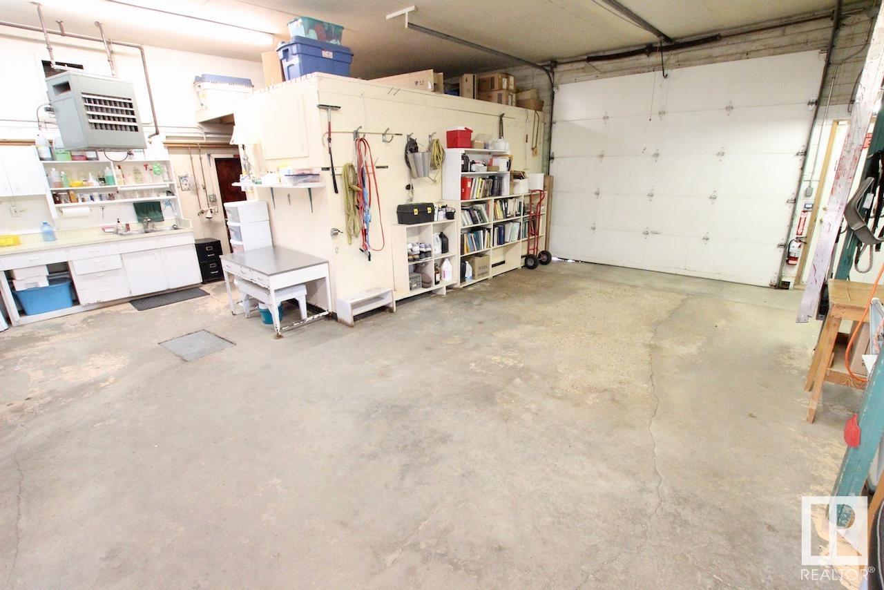 5615 Railway Av Property Photo 24