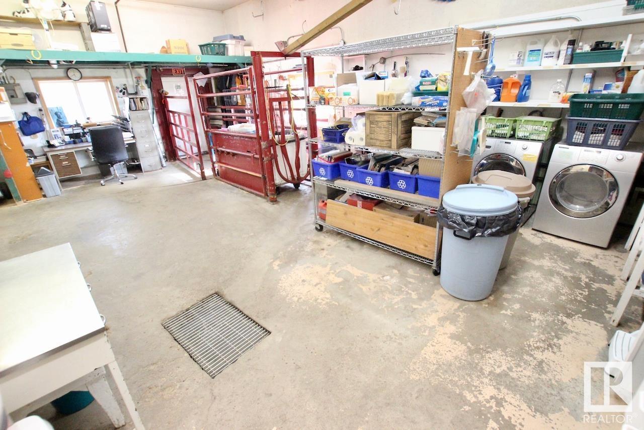 5615 Railway Av Property Photo 26
