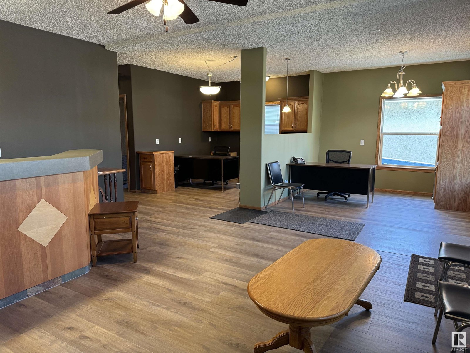 5023 50 Av Property Photo 4