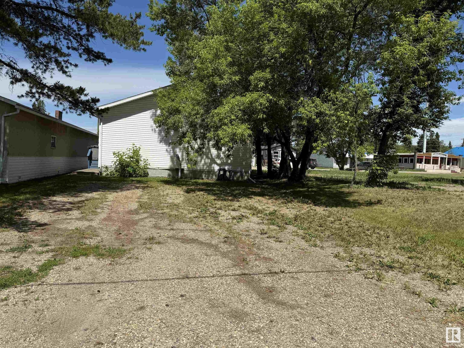 5023 50 Av Property Photo 19