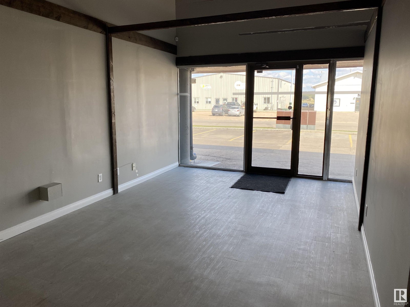 5606 54 St Property Photo 12