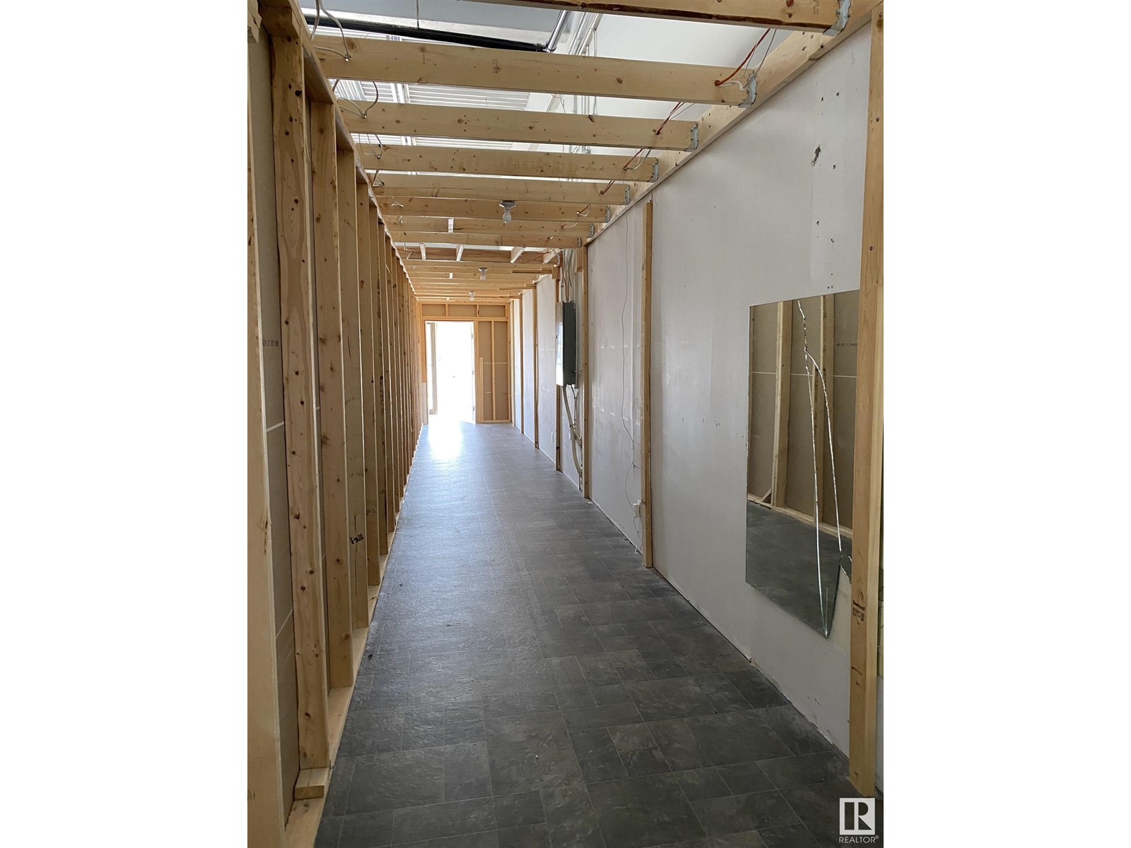 5606 54 St Property Photo 16
