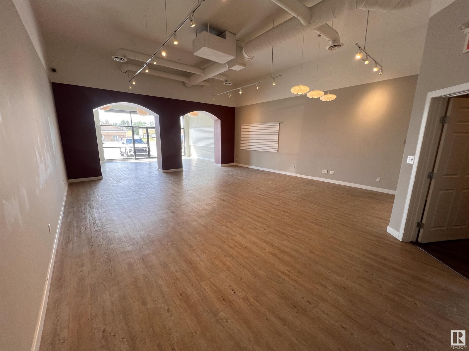 #105 3801 49 Av Property Photo 5