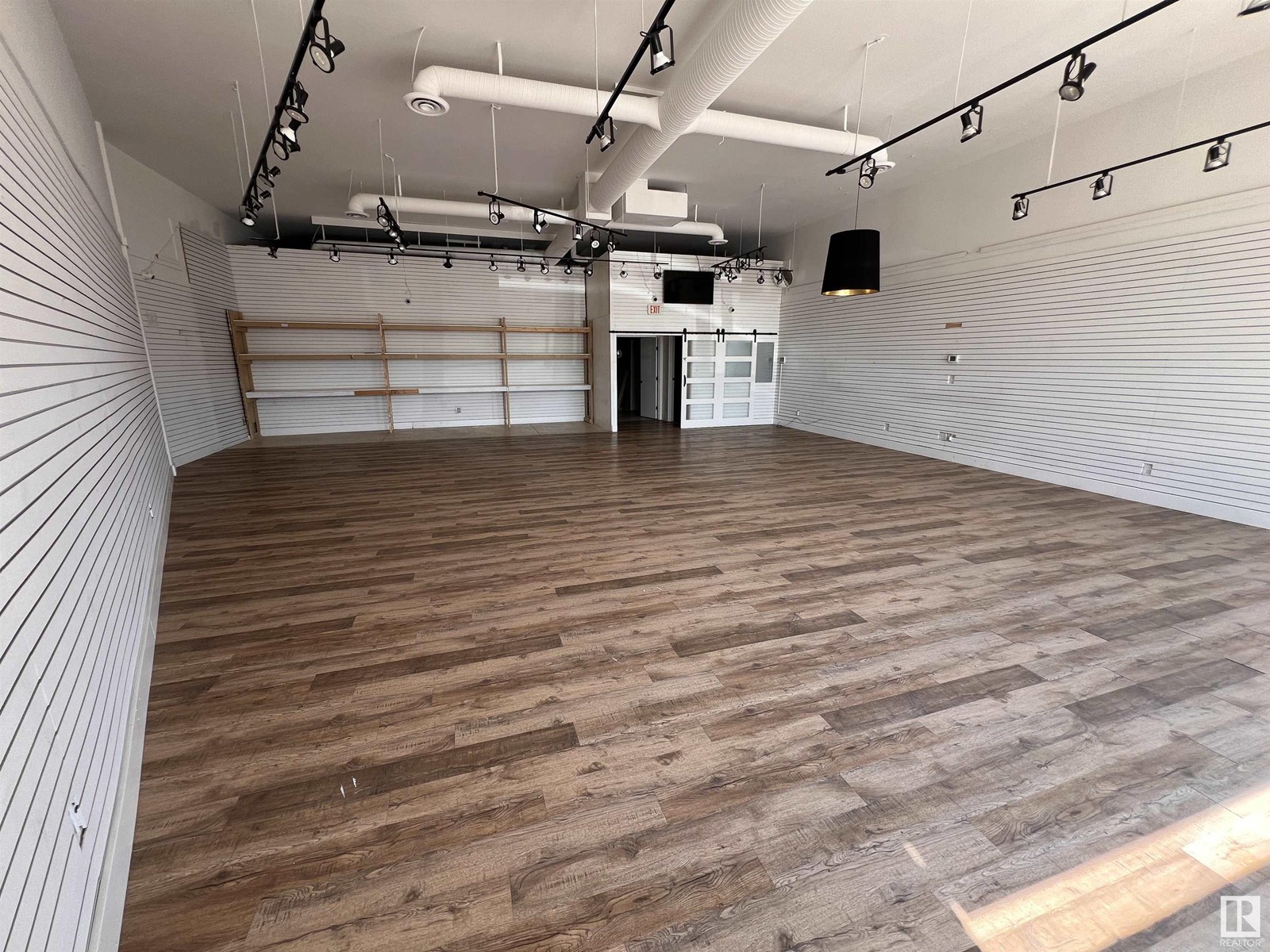 #104 3801 49 Av Property Photo 4