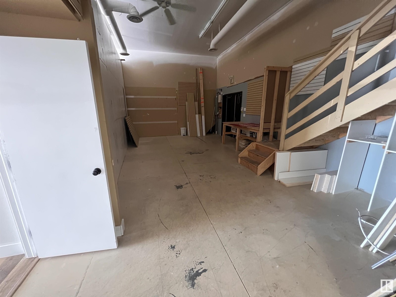 #104 3801 49 Av Property Photo 8