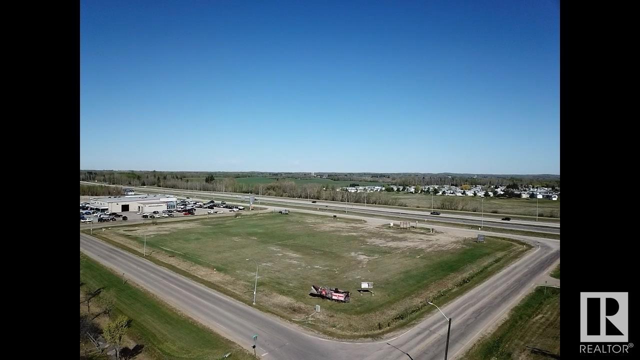 4002 50 St Property Photo 1