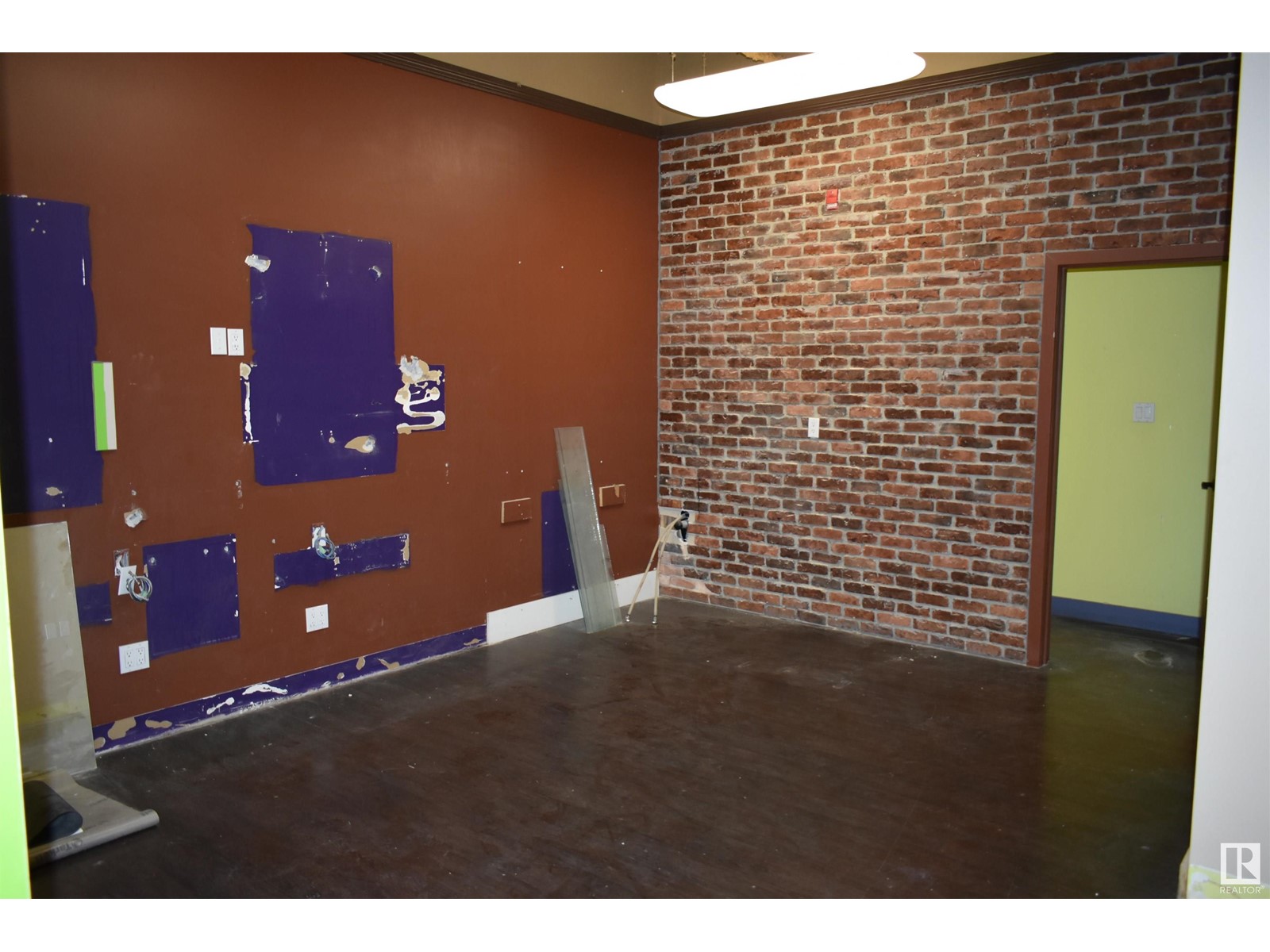 #50 585 St Albert Tr Property Photo 8