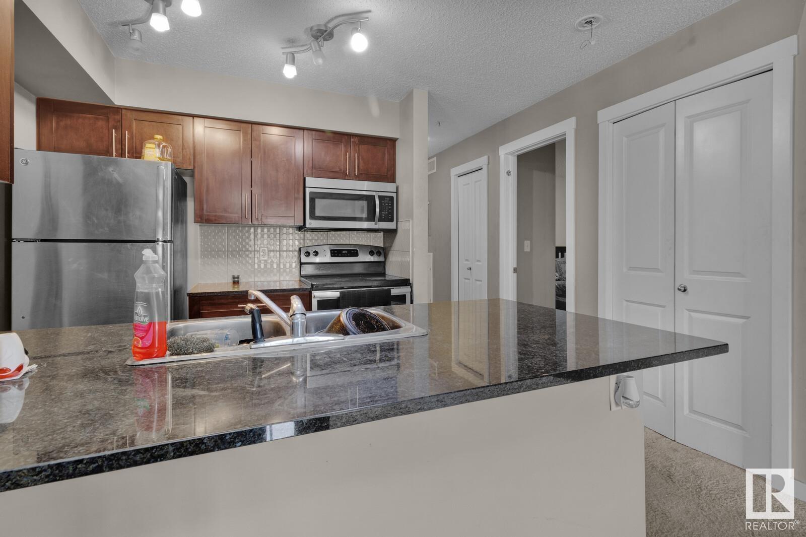 #106 3211 James Mowatt Tr Sw Property Photo 15