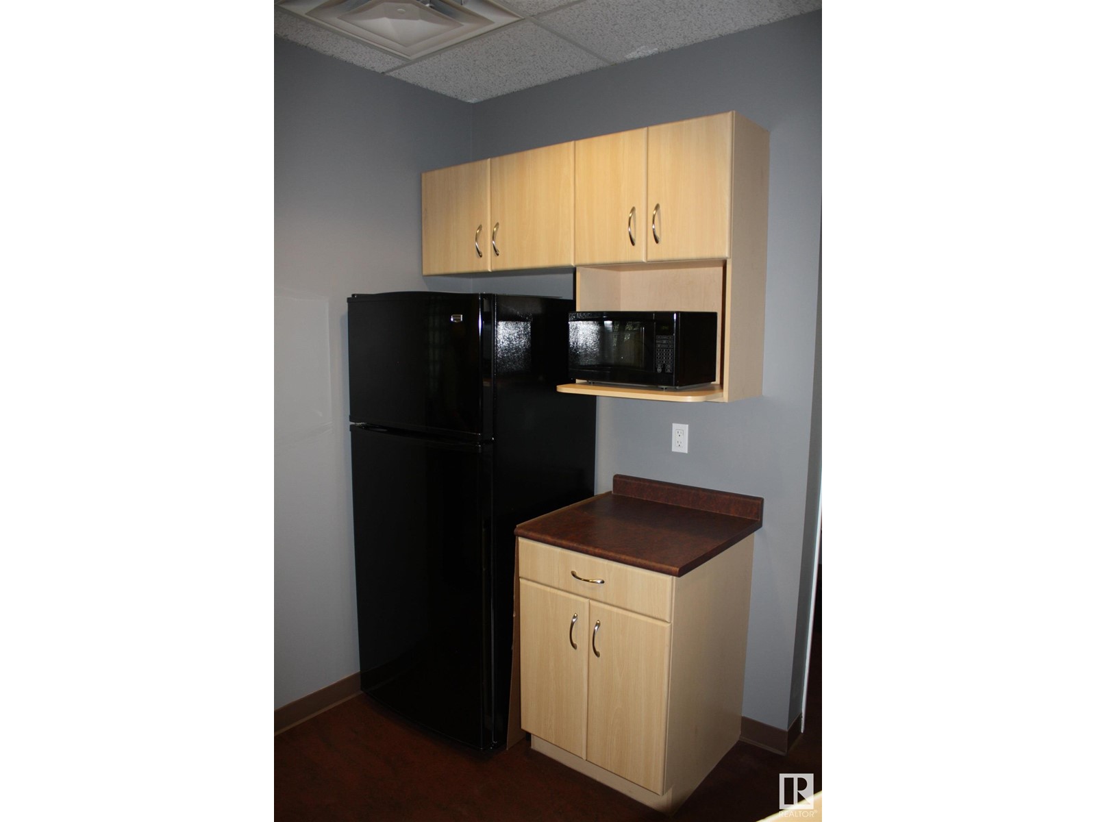 #200 6960 Roper Rd Nw Property Photo 16