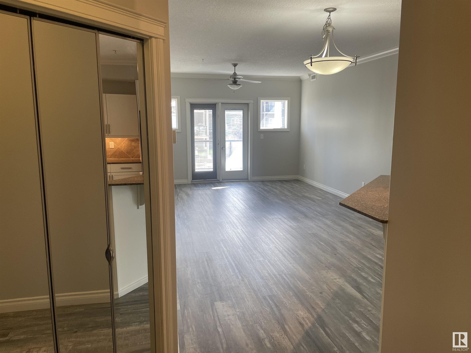 #236 10121 80 Av Nw Property Photo 3