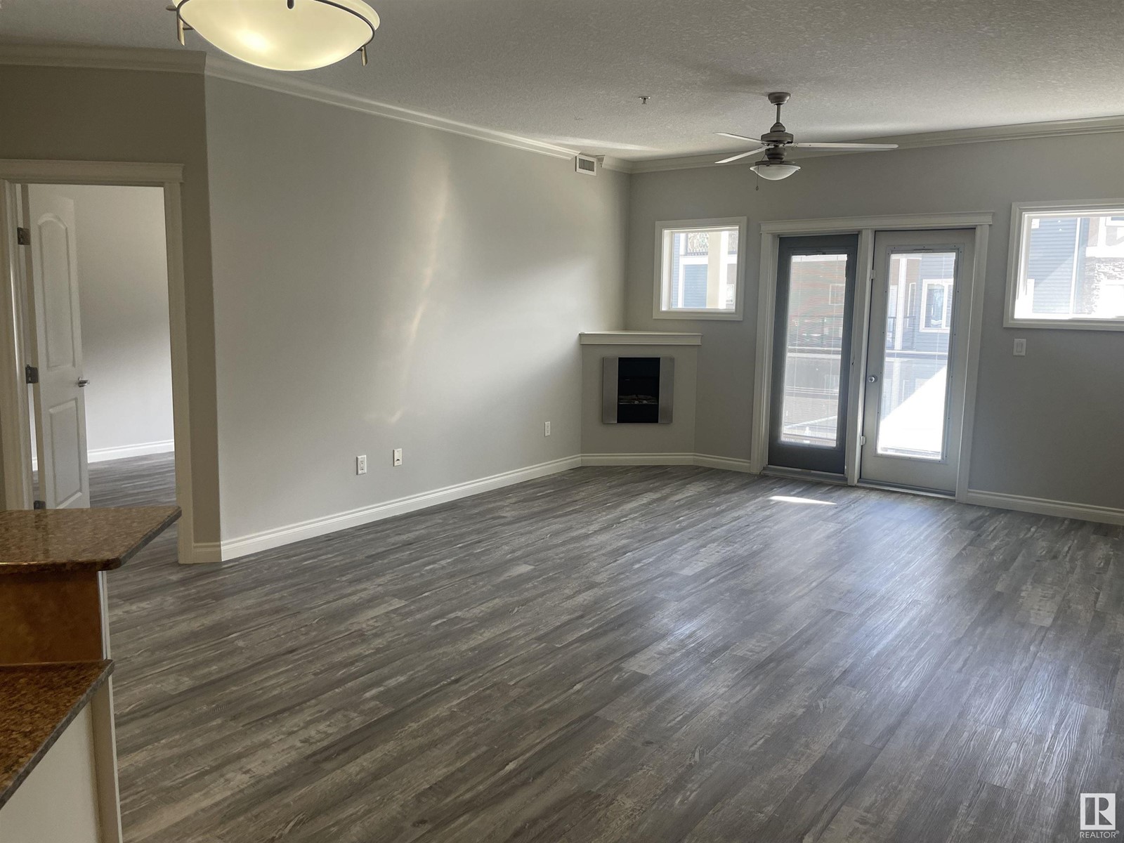 #236 10121 80 Av Nw Property Photo 5