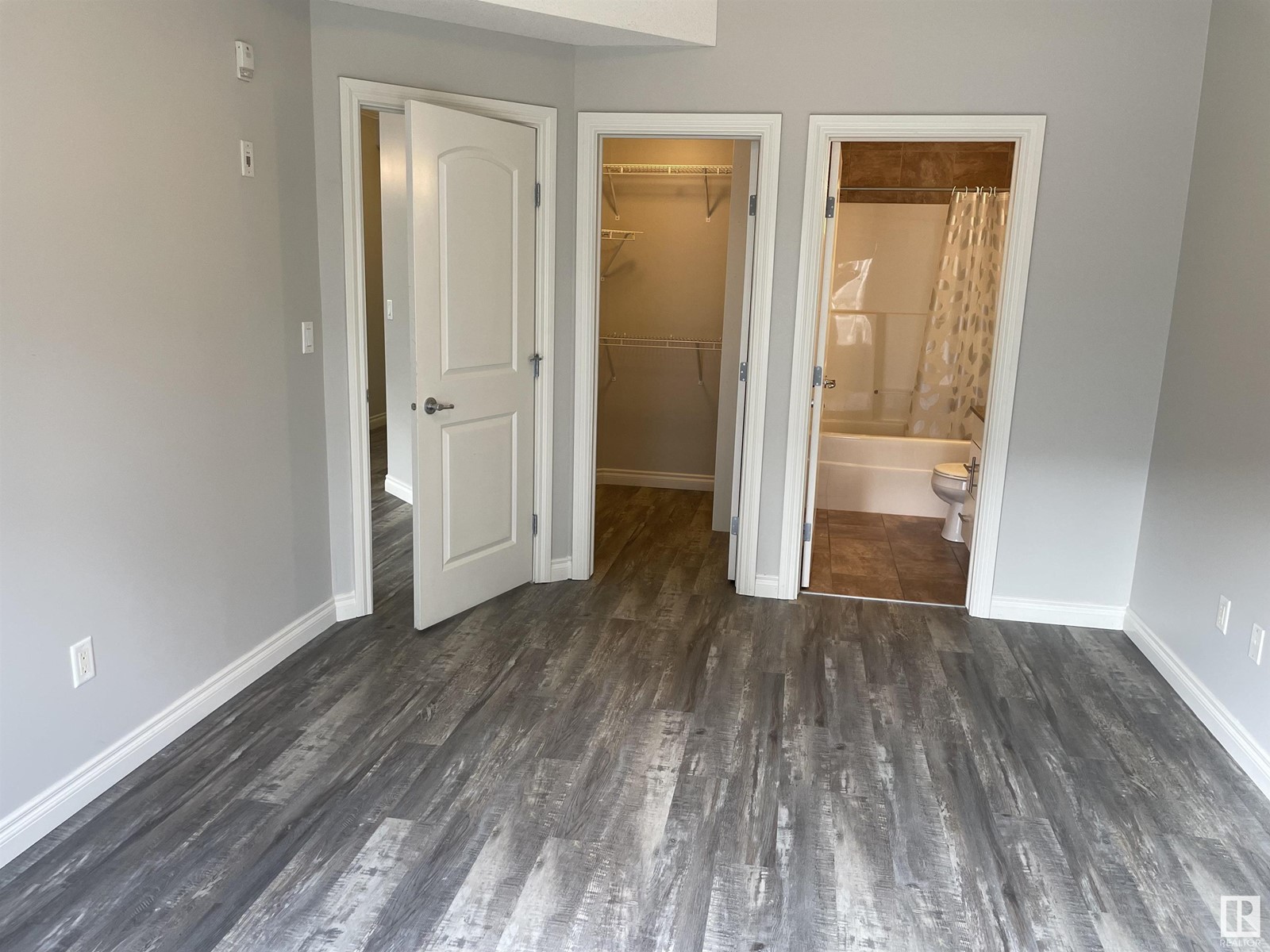 #236 10121 80 Av Nw Property Photo 13