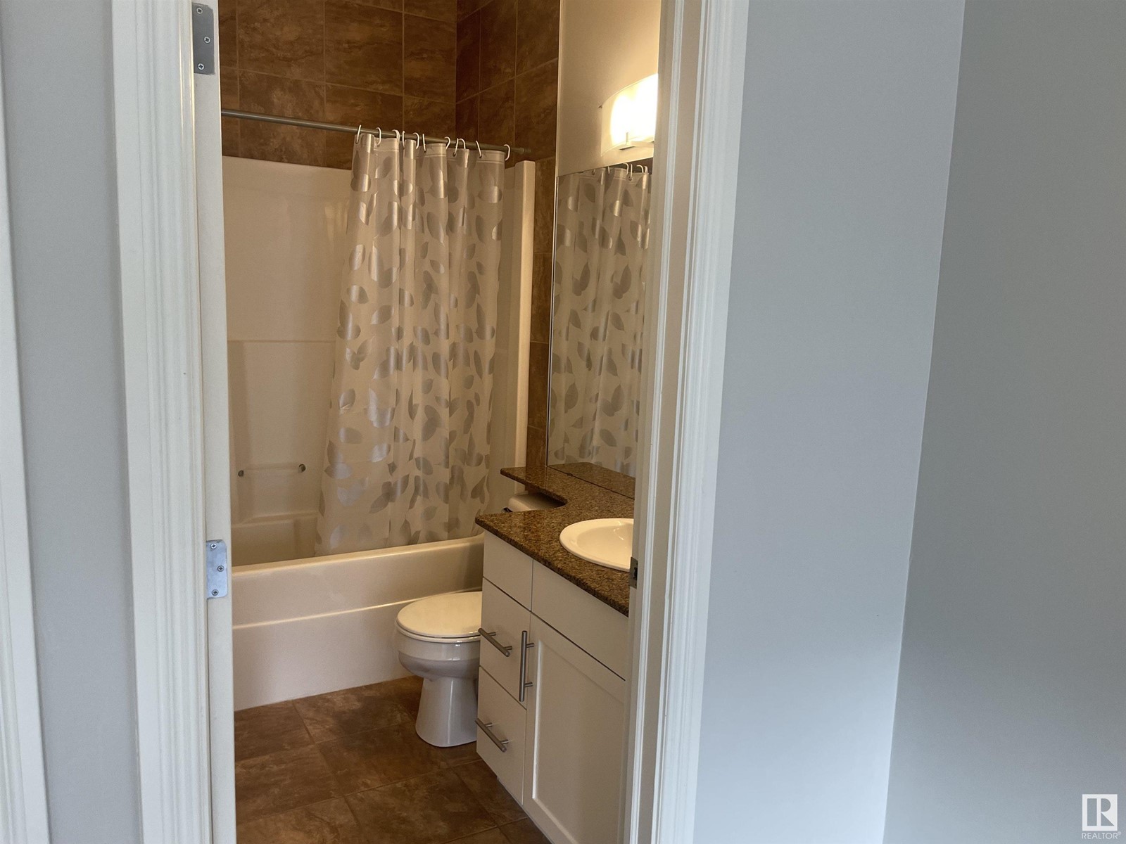 #236 10121 80 Av Nw Property Photo 15