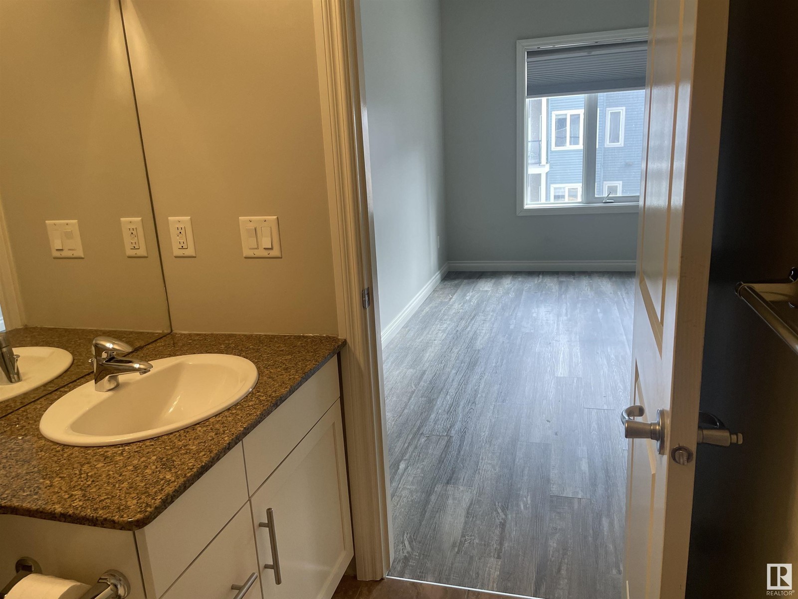 #236 10121 80 Av Nw Property Photo 16