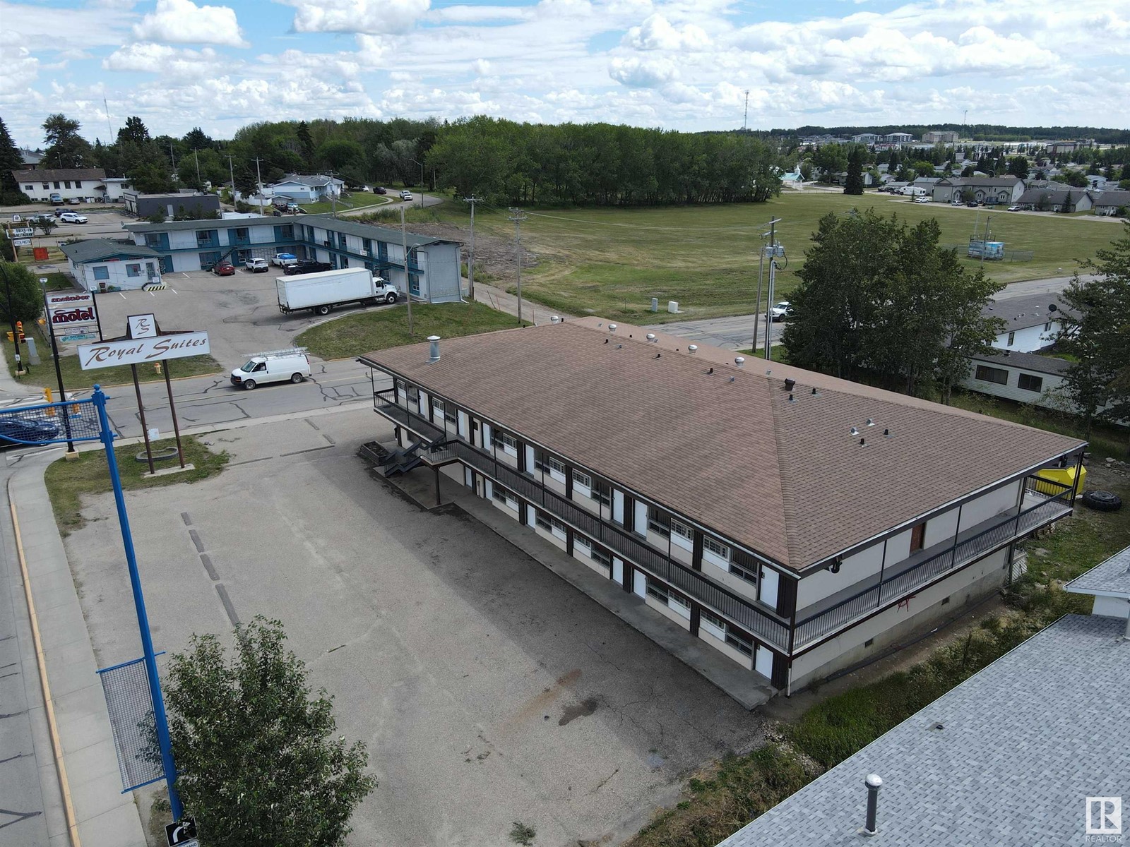 5403 50 Av Property Photo 3