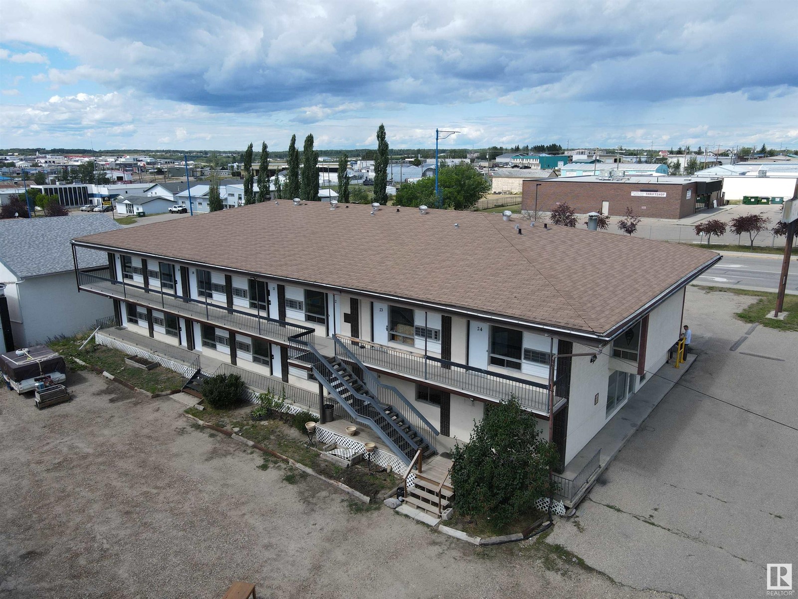 5403 50 Av Property Photo 4