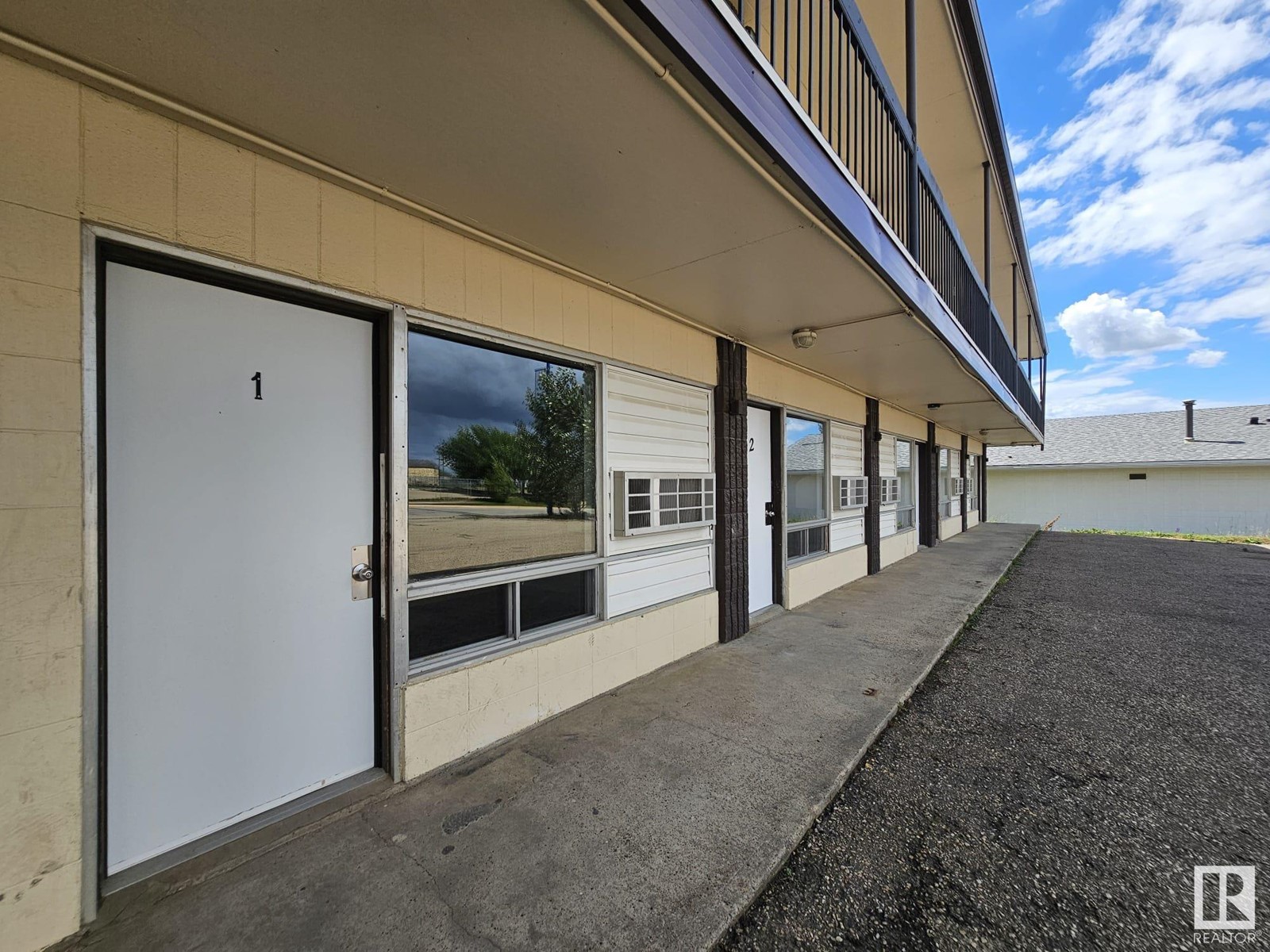 5403 50 Av Property Photo 5
