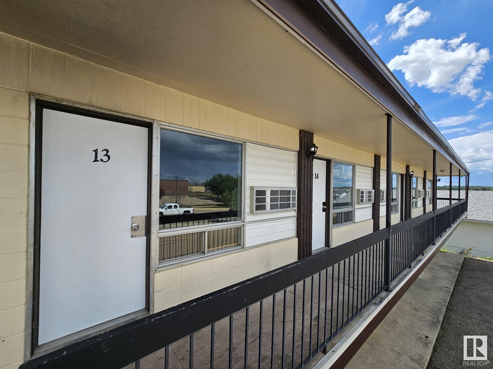 5403 50 Av Property Photo 7