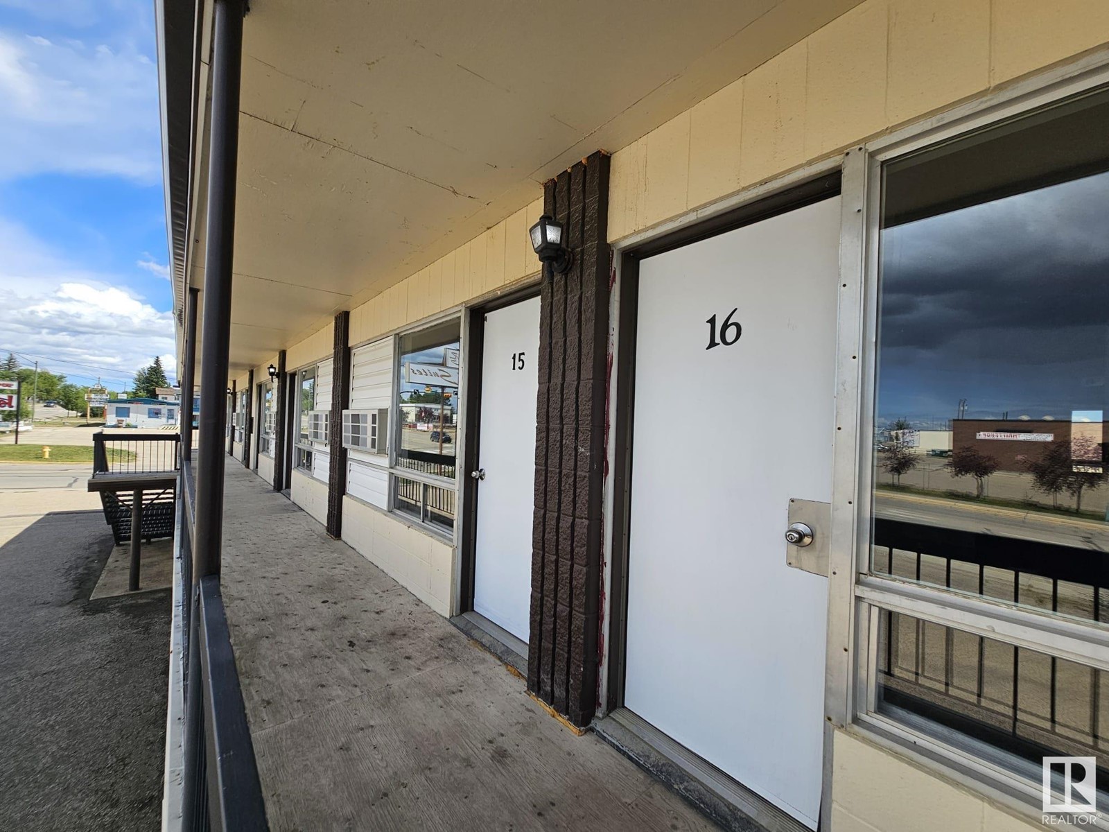 5403 50 Av Property Photo 8