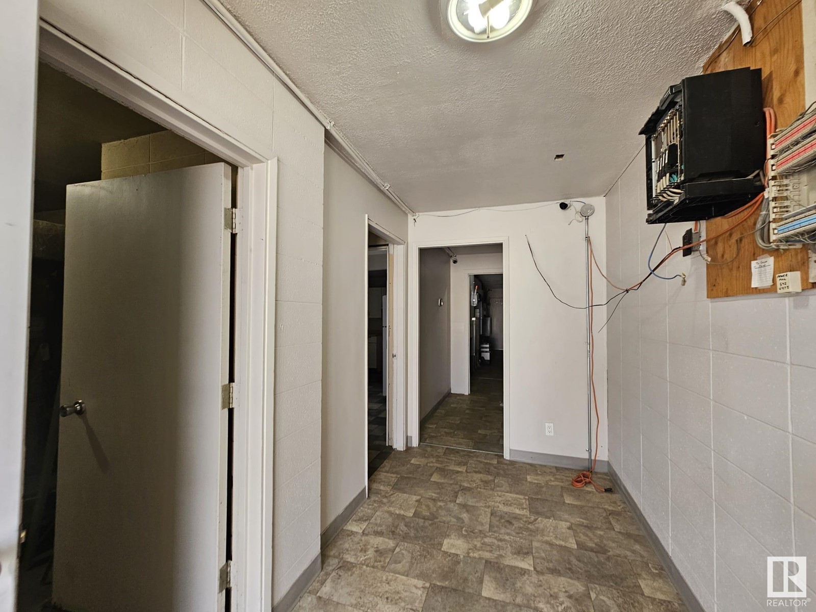 5403 50 Av Property Photo 13