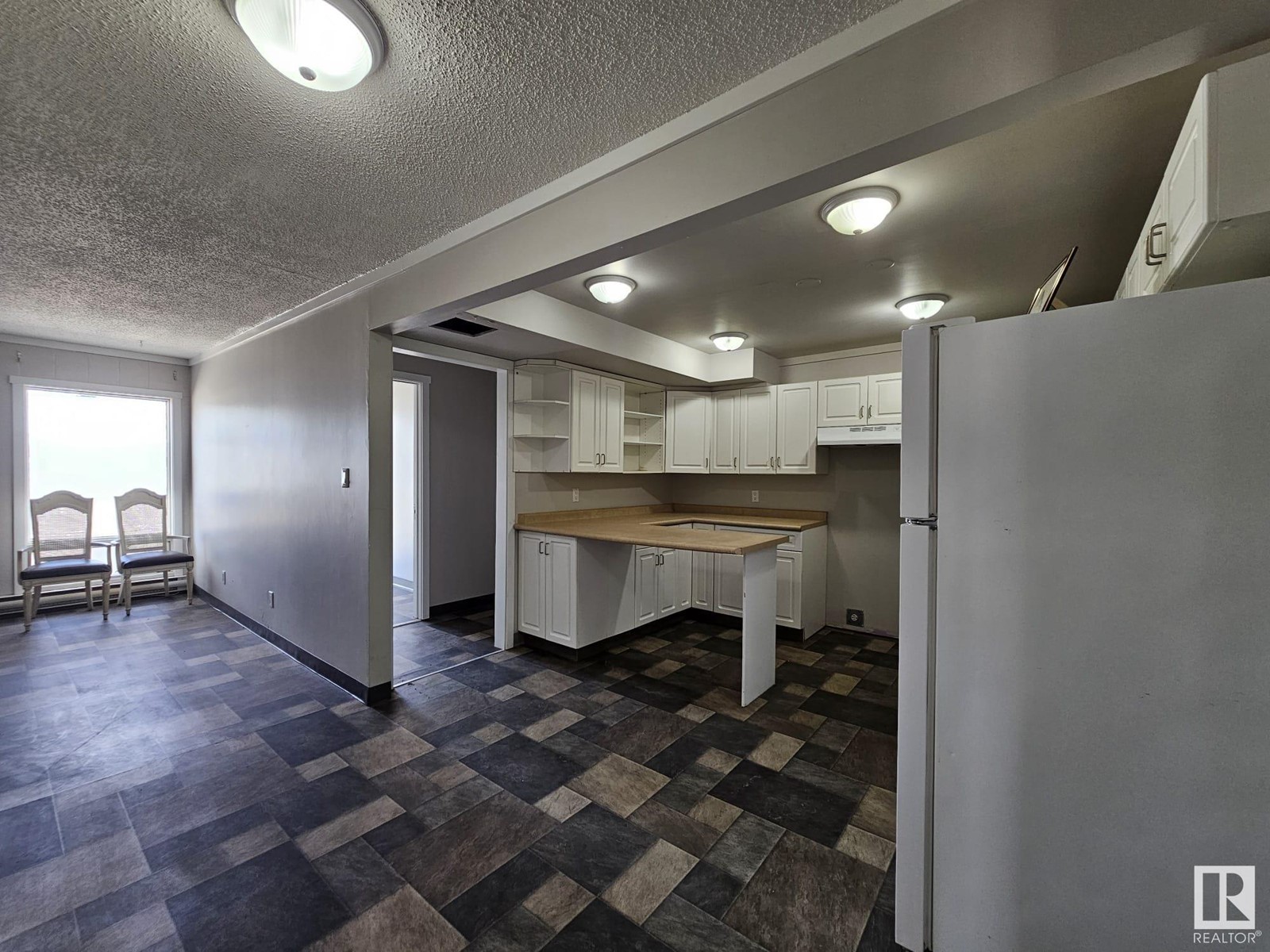 5403 50 Av Property Photo 14