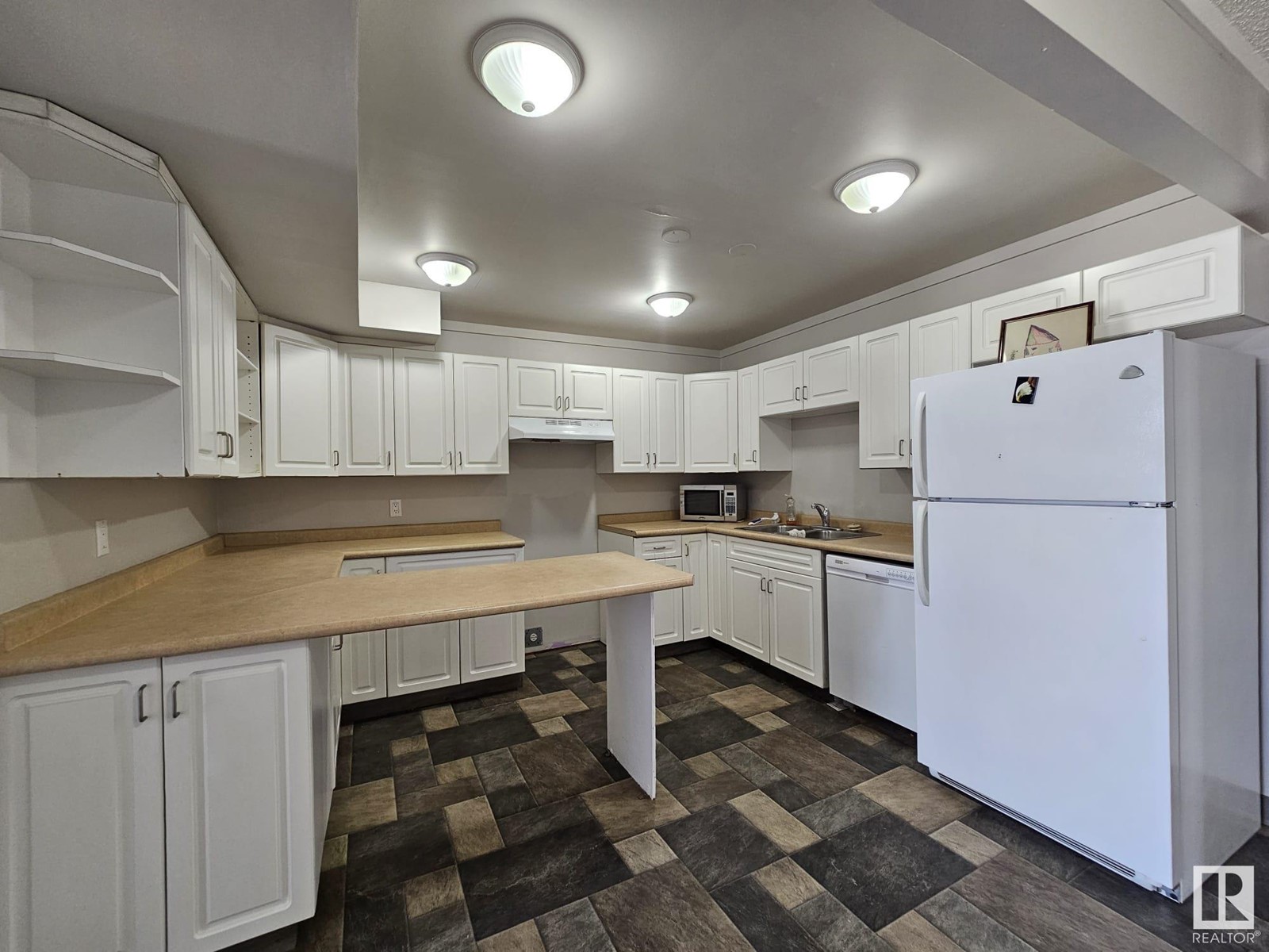 5403 50 Av Property Photo 15