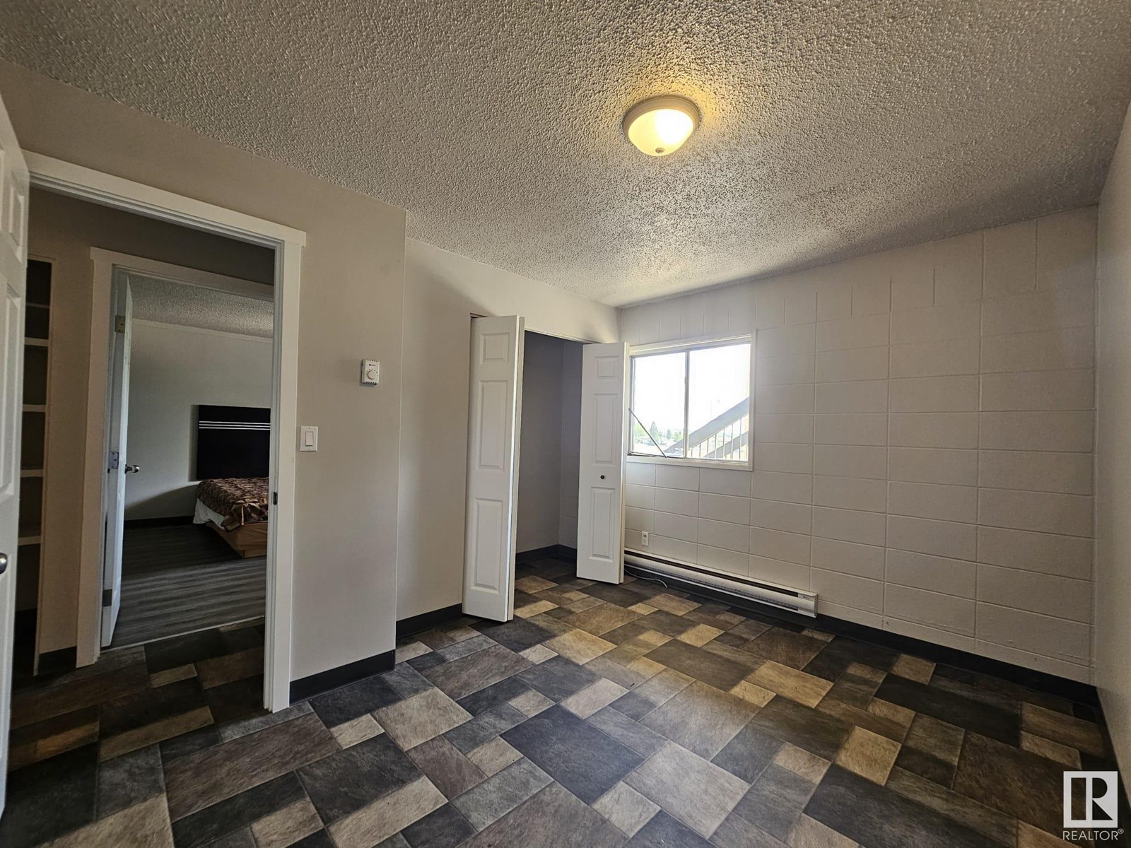 5403 50 Av Property Photo 20